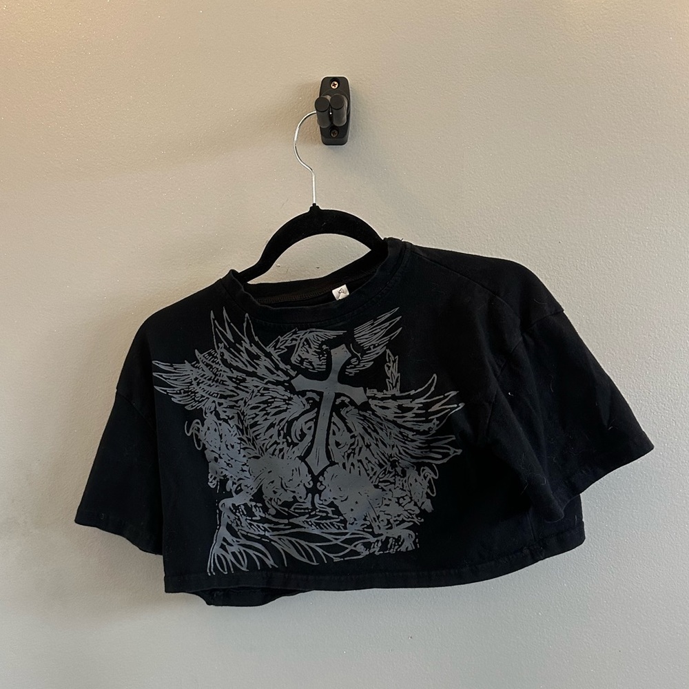 graphic cropped tee